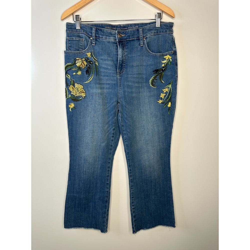 Chico's So Slimming Girlfriend Kick Flare Floral Embroidered Crop Jeans Size 12 - Picture 2 of 14